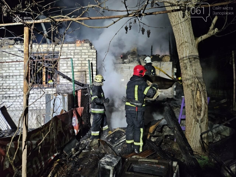 У Запорізькому районі гасили займання двох будинків