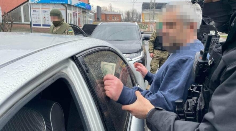 На Хмельниччині судитимуть правоохоронця, що організував схему втечі для ухилянтів