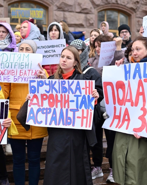 Стадіони проти дронів: чому вдалось Філатову, Вілкулу і Садовому, але не Кличку?