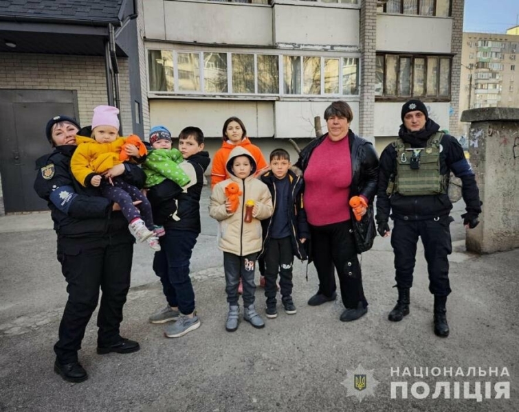 З прифронтового Приморського евакуювали дві багатодітні родини