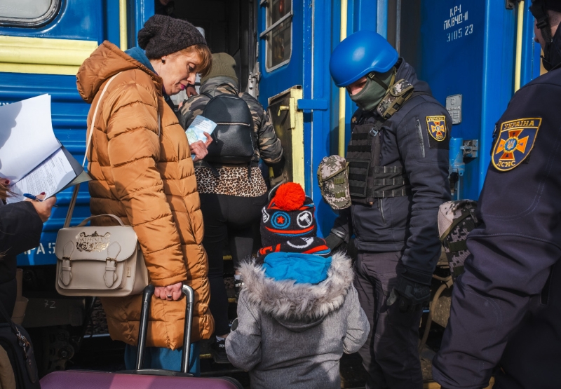 Як і хто зможе отримувати виплати ВПО з 1 березня: поради юристів та правозахисників