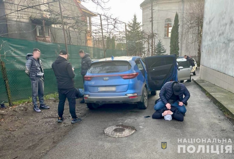 На Закарпатті поліція затримала злочинне угруповання, яке спеціалізувалося на угоні елітних авто