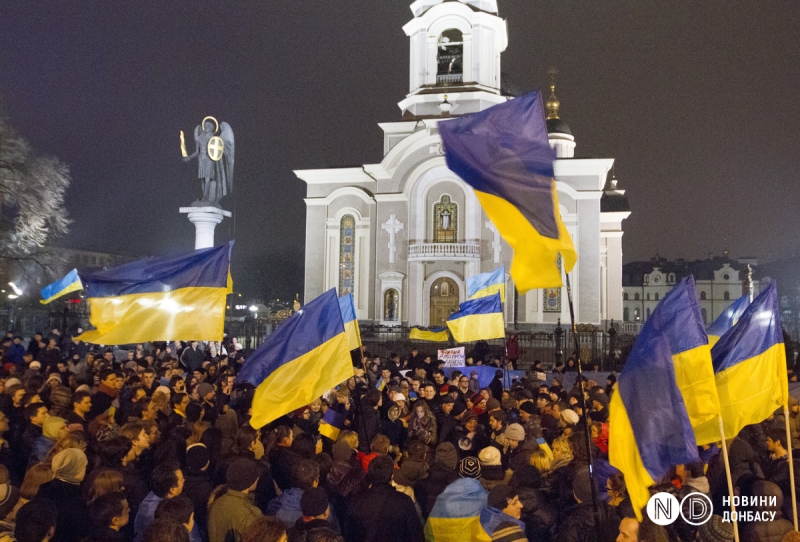 «Спротив на Донбасі був. Не менш небезпечний і героїчний, ніж в інших регіонах». Донеччани згадують мітинги «За Україну!»