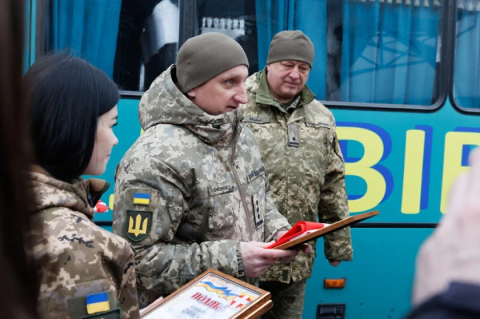 У Луцьку зустріли звільнених з російського полону волинян