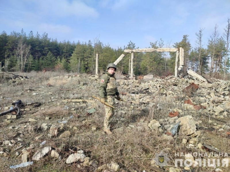 Закарпатські поліцейські-вибухотехніки продовжують розміновувати деокуповані території