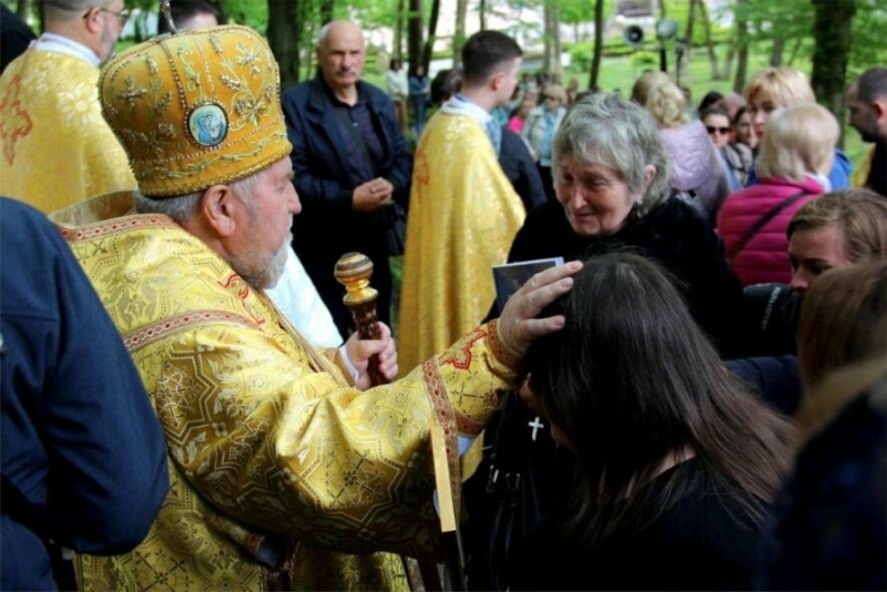 "Поклали свої життя за свободу України": у Зарваниці на Тернопільщині зібралися для молитви  родини полеглих Героїв (ФОТО)