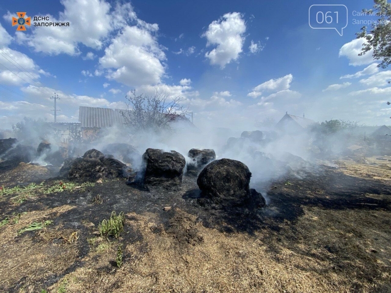 У Запорізькому районі ліквідували займання тюків з сіном