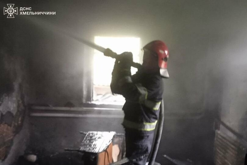 У пожежі на Хмельниччині загинув 60-річний власник будинку