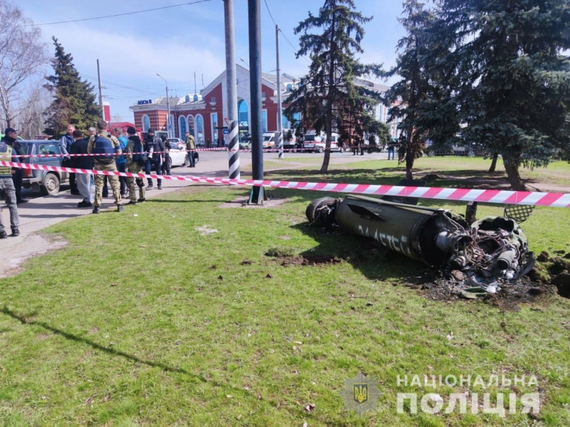 Було дуже багато горя навколо: Друга річниця трагедії на залізничному вокзалі в Краматорську