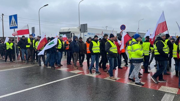 Фермери Польщі фермери відновили блокування на двох пунктах пропуску з Україною