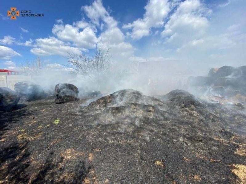 У Запорізькому районі ліквідували займання тюків з сіном