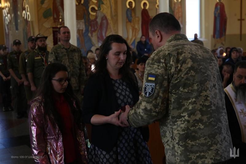 «Кожен гірський штурмовик пам’ятає побратимів, котрі назавжди в строю…» На Закарпатті вшанували загиблих військових 128-ї бригади
