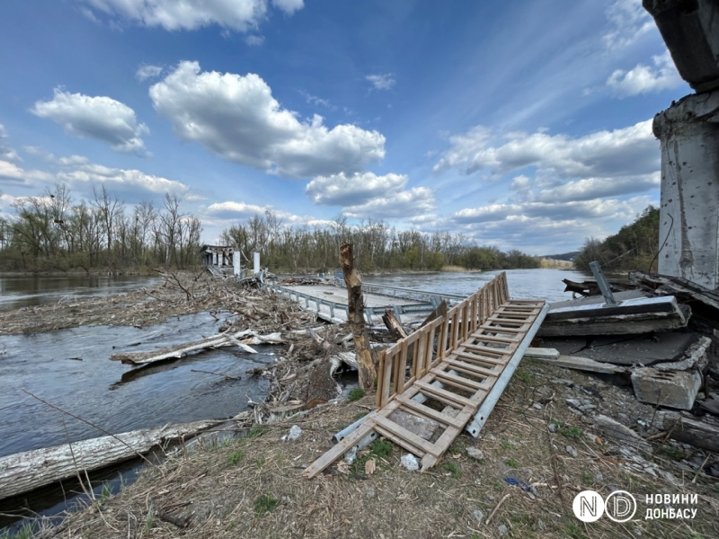 Розділені рікою. Як зруйновані мости заважають відновленню на півночі Донеччини