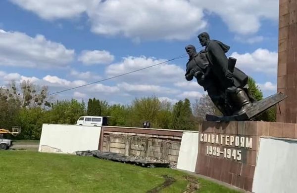 Партизанів — на металобрухт. Чи буде на Пагорбі Слави музей тоталітаризму?