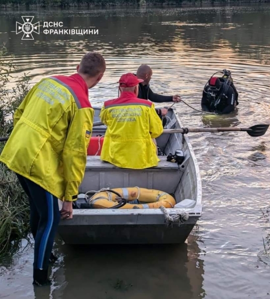 З Дністра на Івано-Франківщині водолази витягли тіло 27-річного потопельника (ФОТО)