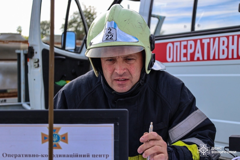 У Хмільнику загорілось підприємство, що працює з деревиною